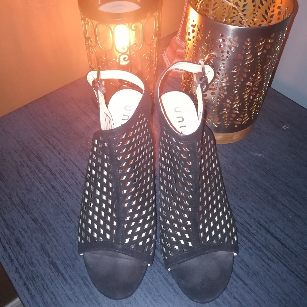 Unisa suede wedge 11 like new
